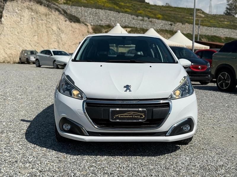 Usata Peugeot 208 Signature Sky 101 CV (74 kW) 2019 Bianco Utilitaria