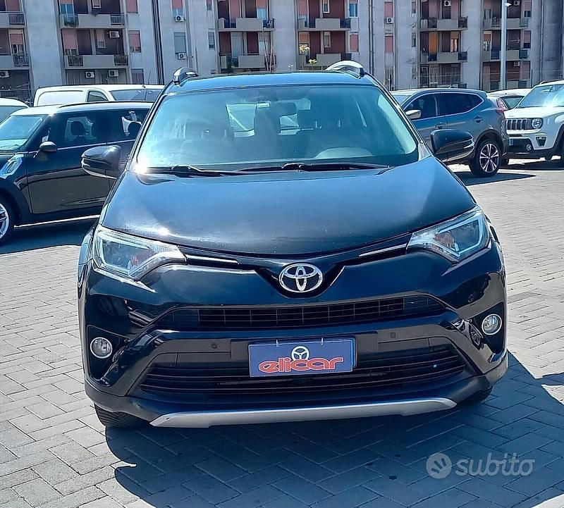 Nero Usata 2016 Toyota RAV4 Active SUV | 9900 € (Super prezzo) - Immagine 1/4