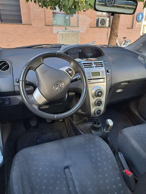 Usata Toyota Yaris Sol 65 CV (47 kW) 2009 Nero Utilitaria