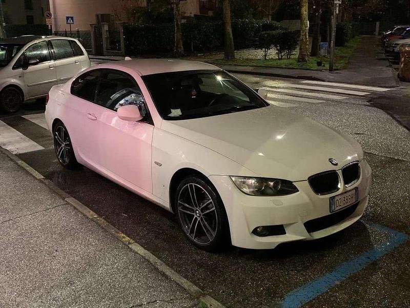 Usata BMW 320 M Sport 170 CV (125 kW) 2009 Bianco Coupé