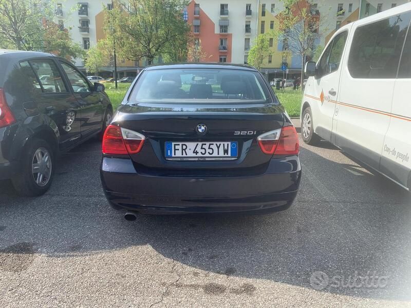 Usata BMW 320 150 CV (110 kW) 2005 Blu Berlina