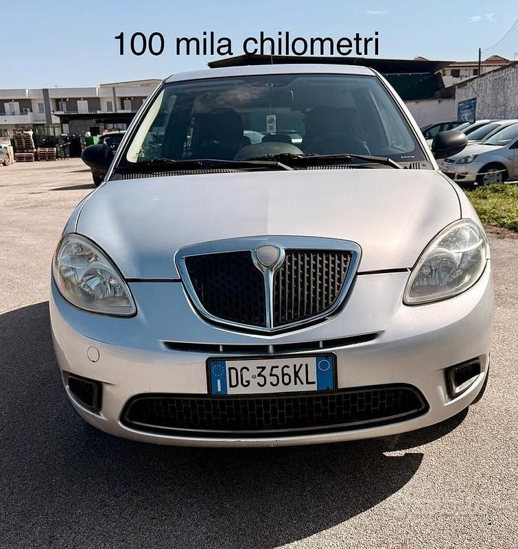 Usata Lancia Ypsilon 75 CV (55 kW) 2008 Grigio Utilitaria