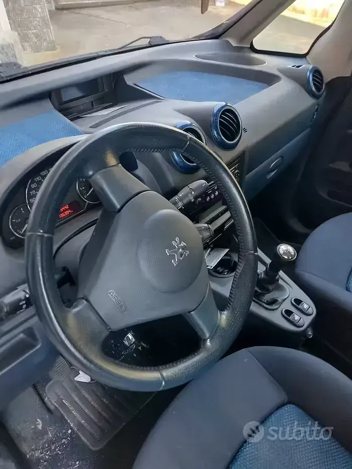 Usata Peugeot 1007 68 CV (50 kW) 2008 Grigio Monovolume