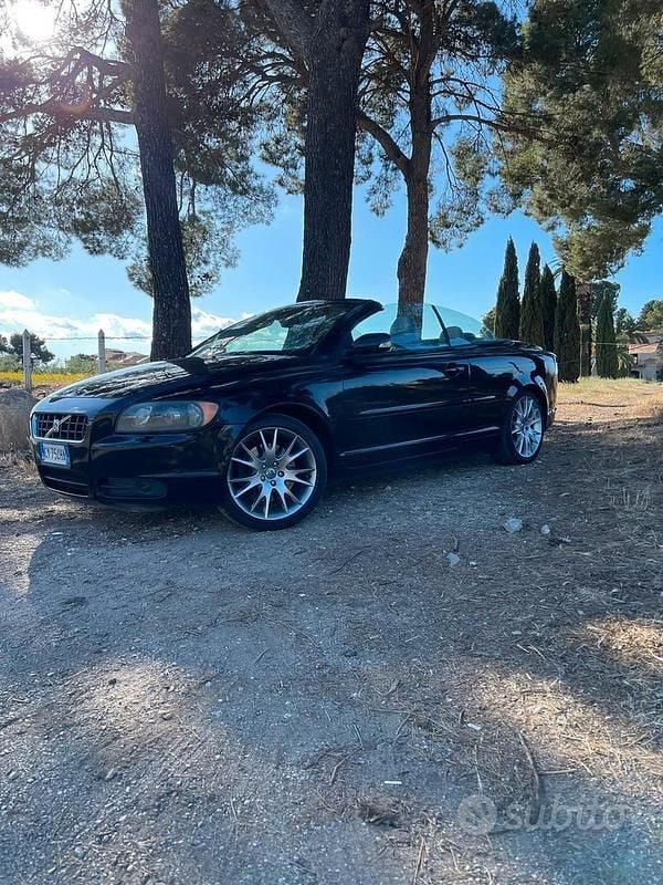Usata Volvo C70 Summum 220 CV (161 kW) 2007 Nero Cabrio
