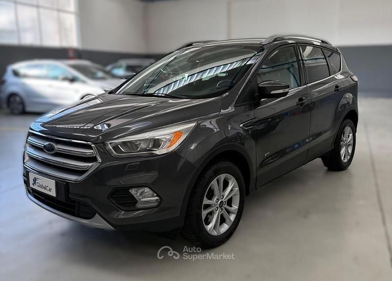Grigio Usata 2017 Ford Kuga Titanium SUV | 12.900 € (Buon prezzo) - Immagine 1/4