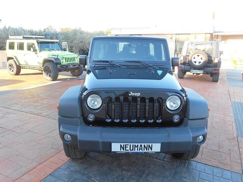Usata Jeep Wrangler Unlimited Sport 200 CV (147 kW) 2013 Nero SUV