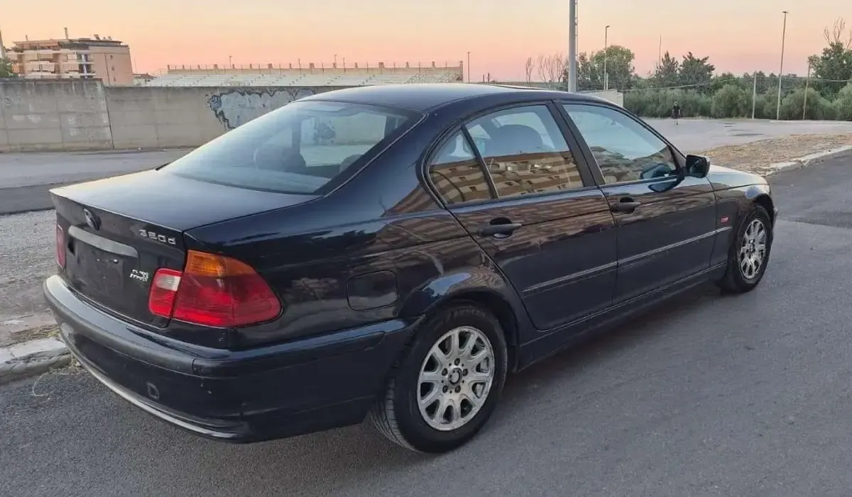 Usata BMW 320 136 CV (100 kW) 2000 Bluazzurro Berlina