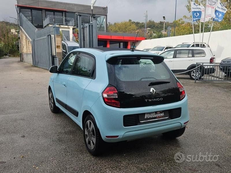 Usata Renault Twingo SE 69 CV (50 kW) 2015 Blu Utilitaria
