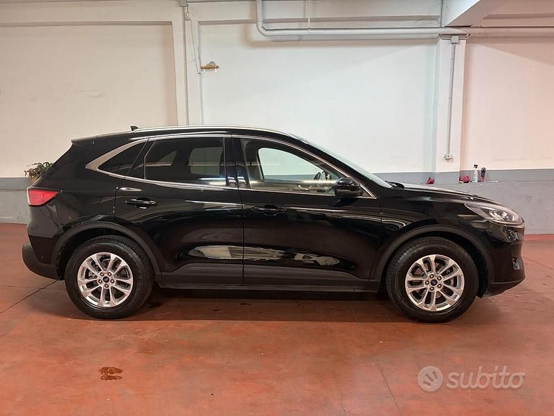 Usata Ford Kuga Titanium 150 CV (110 kW) 2020 Nero SUV