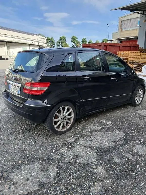 Usata Mercedes 200 27 CV (19 kW) 2006