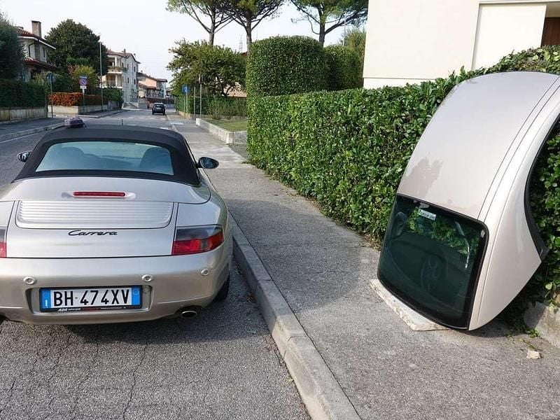 Usata Porsche 911 Carrera Cabriolet 300 CV (220 kW) 2000 Beige Cabrio