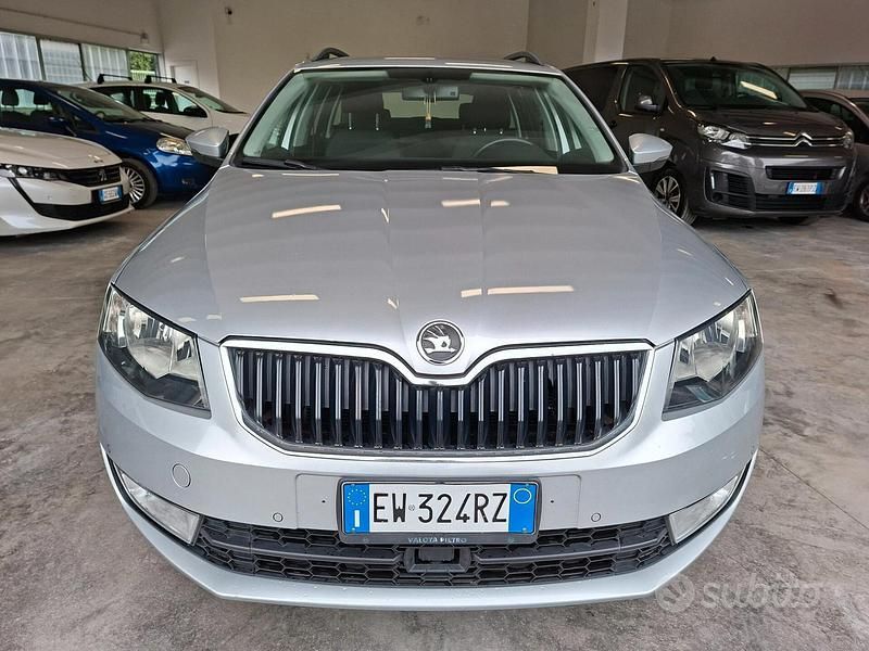 Usata Skoda Octavia Ambition 105 CV (77 kW) 2014 Grigio Utilitaria