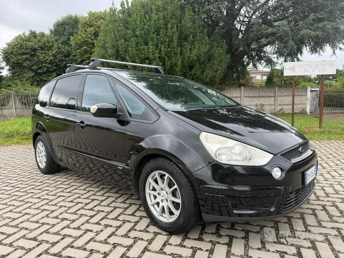 Usata Ford S-MAX Titanium 220 CV (161 kW) 2008 Nero Monovolume