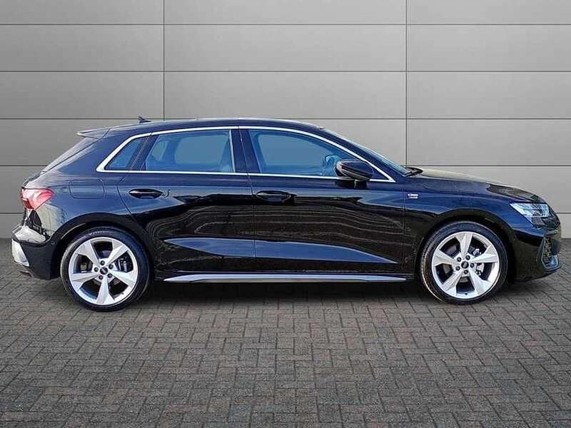 Usata Audi A3 Sportback e-tron S-Line 150 CV (110 kW) 2025 Other Utilitaria