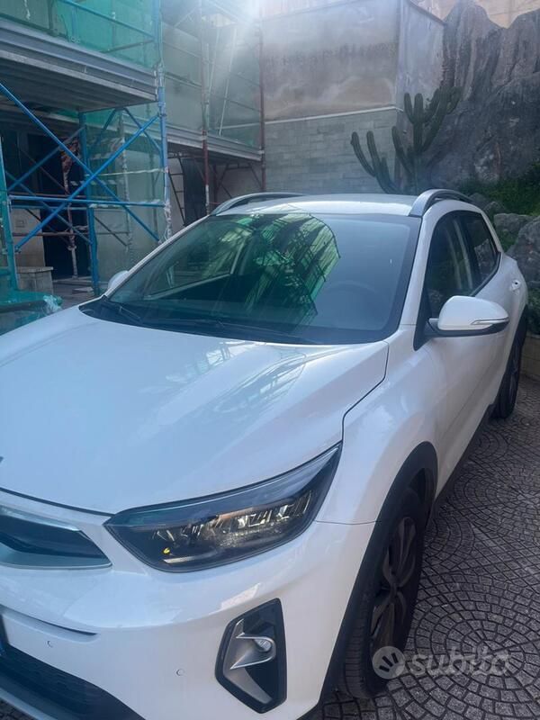 Usata Kia Stonic Style 84 CV (61 kW) 2023 Bianco SUV