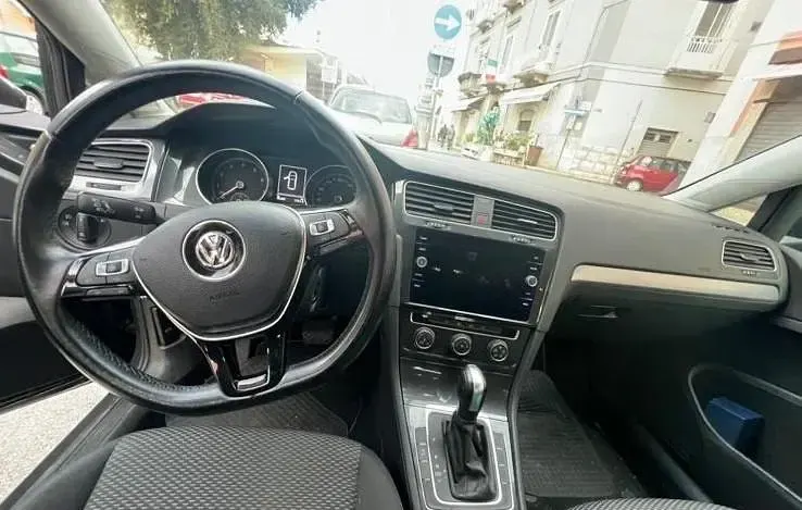 Usata VW Golf VII Trendline 130 CV (95 kW) 2020 Grigio Berlina