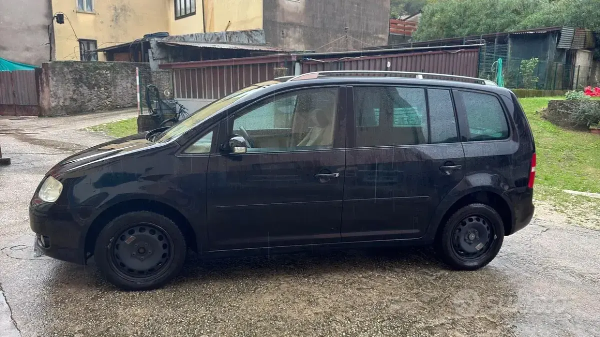 Usata VW Touran 105 CV (77 kW) 2005 Nero Monovolume