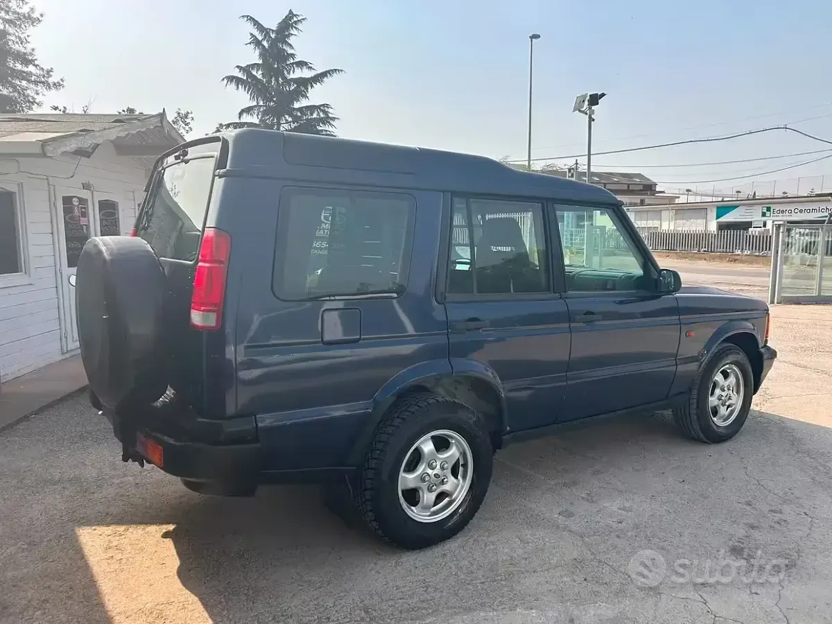 Usata Land Rover Discovery 2 HSE 138 CV (101 kW) 2002 Bluazzurro SUV