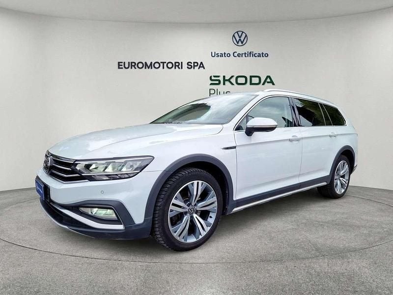 Usata VW Passat Alltrack 200 CV (147 kW) 2023 Bianco Station wagon