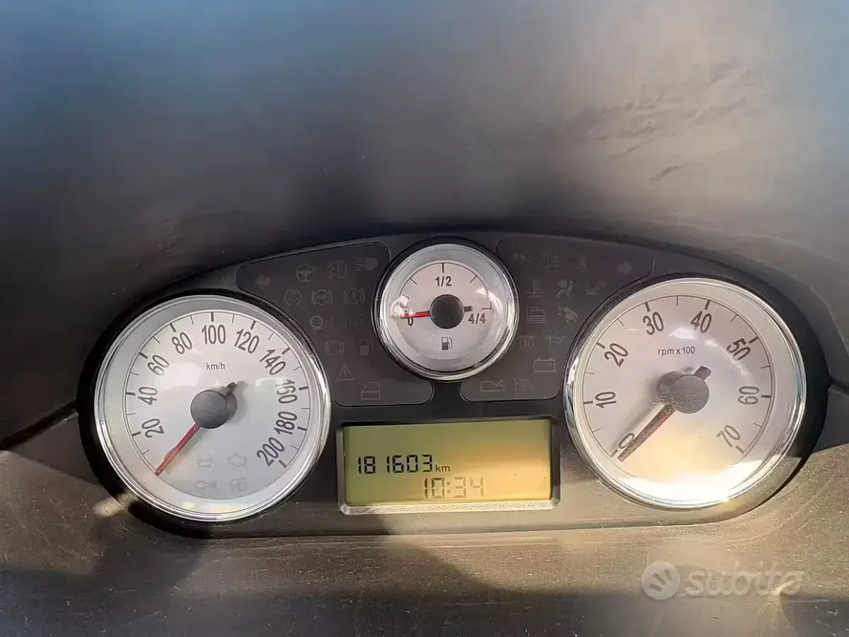 Usata Lancia Ypsilon 60 CV (44 kW) 2009 Marrone Utilitaria