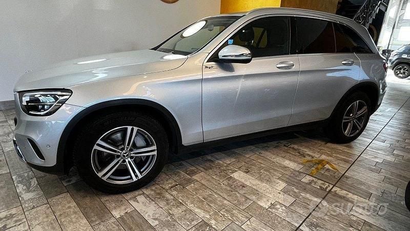 Usata Mercedes GLC220 194 CV (142 kW) 2019 Grigio SUV