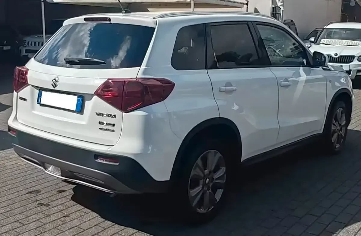 Usata Suzuki Vitara Cool 129 CV (94 kW) 2020 Bianco SUV