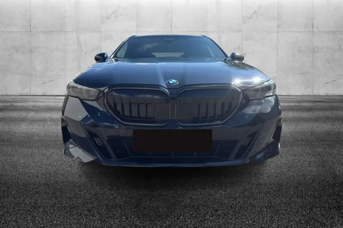 Usata BMW 520 M Sport 197 CV (144 kW) 2025 Nero Station wagon