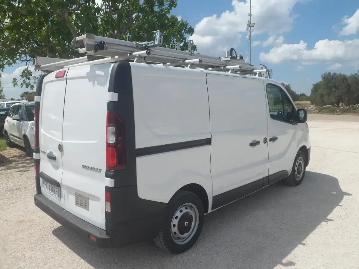 Usata Renault Trafic 120 CV (88 kW) 2017 Bianco Monovolume