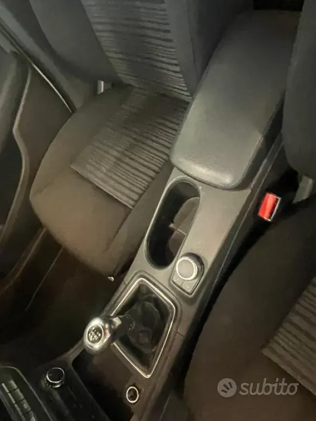 Usata Mercedes B180 Elegance 109 CV (80 kW) 2014 Bianco Utilitaria