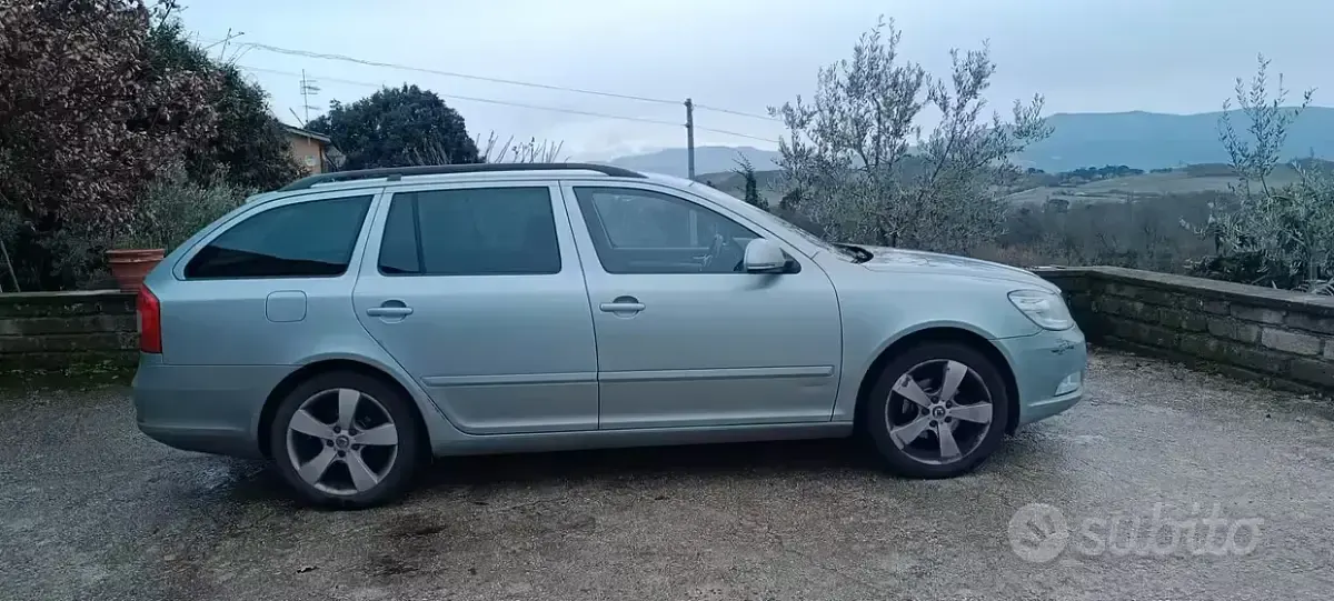 Usata Skoda Octavia 102 CV (75 kW) 2010 Grigio Station wagon