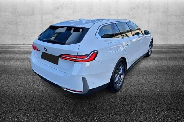 Usata BMW 520 Comfort Edition 197 CV (144 kW) 2024 Bianco pastello Station wagon