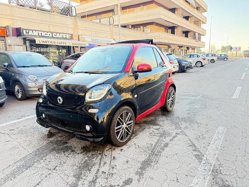 Usata Smart ForTwo Cabrio Brabus 90 CV (66 kW) 2019 Nero Cabrio