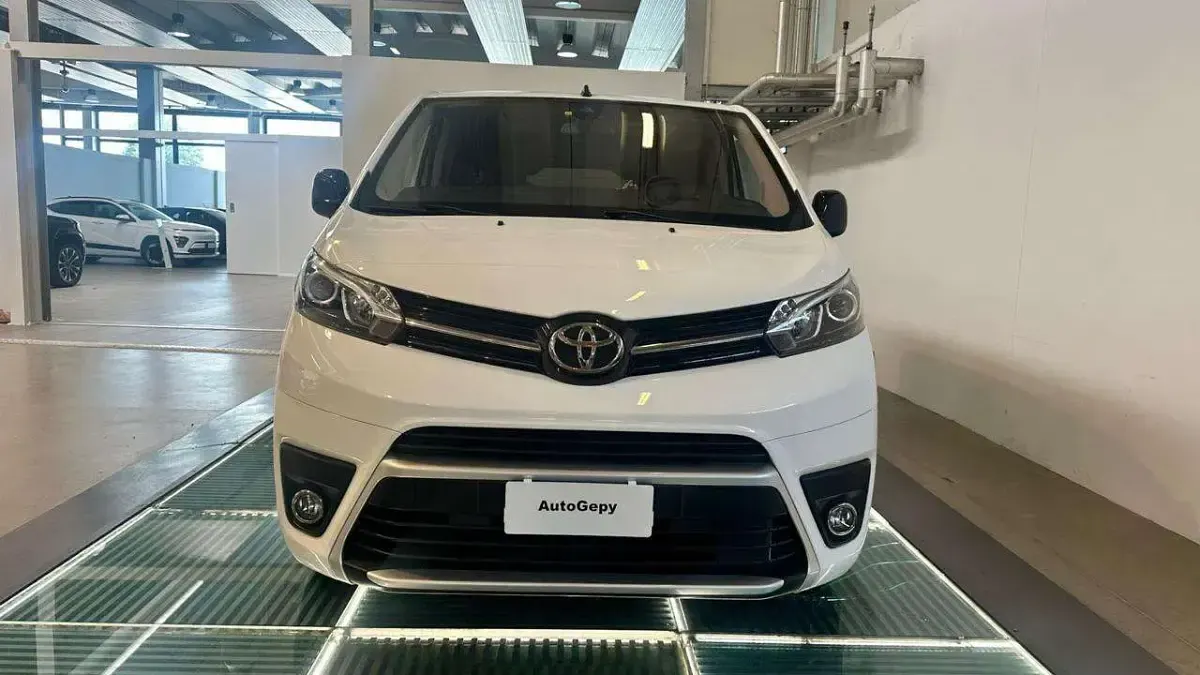 Usata Toyota Proace Verso Edition 177 CV (130 kW) 2022 Bianco Station wagon