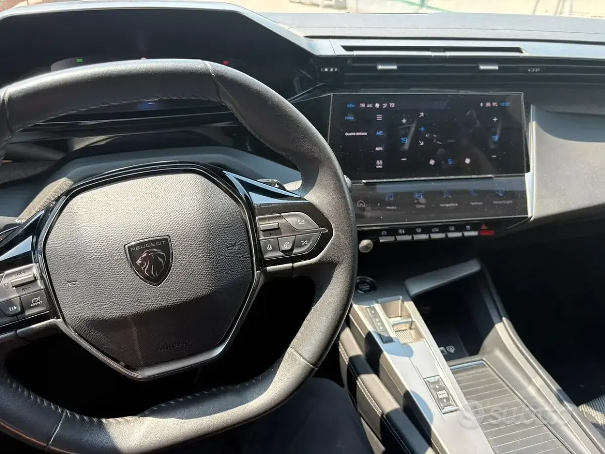 Usata Peugeot 308 131 CV (96 kW) 2022 Bluazzurro Berlina