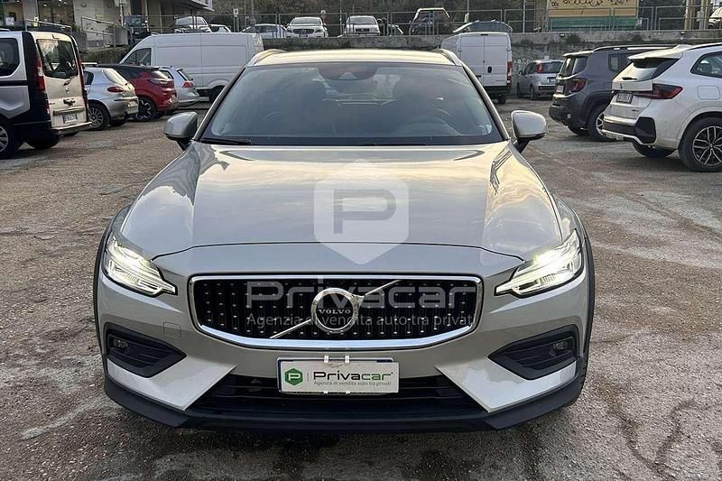 Usata Volvo V60 CC Business Edition 190 CV (139 kW) 2020 Grigio Station wagon