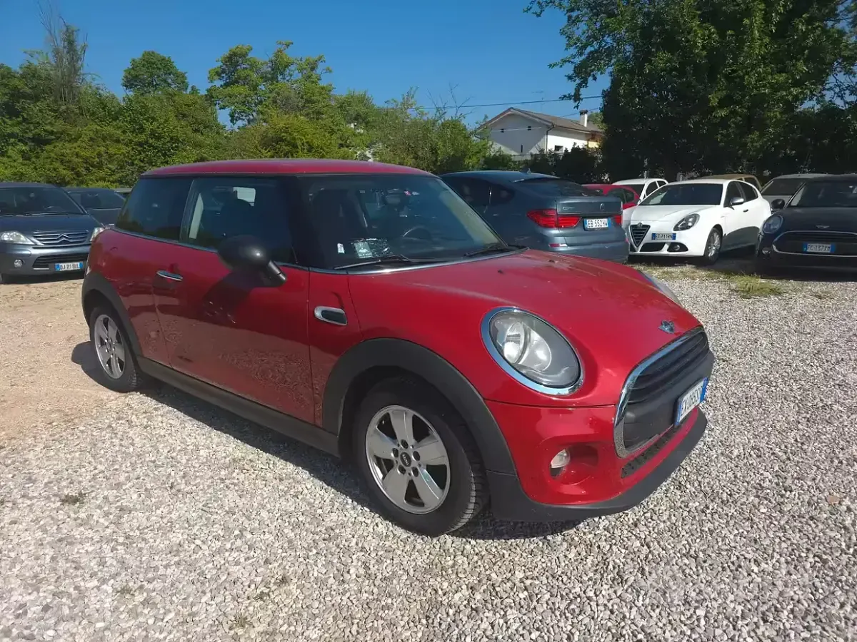 Usata Mini ONE 75 CV (55 kW) 2014 Rosso Utilitaria