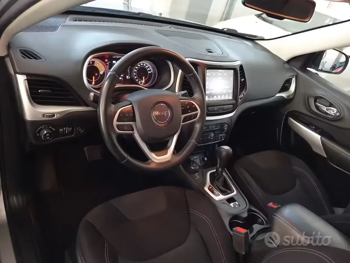 Usata Jeep Cherokee 185 CV (136 kW) 2017 Grigio SUV