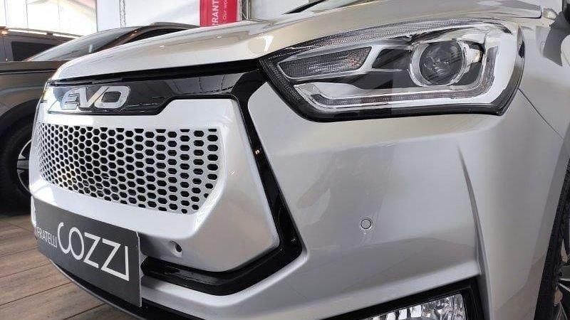 Nuevo EVO Evo 3 2026 Plateado SUV