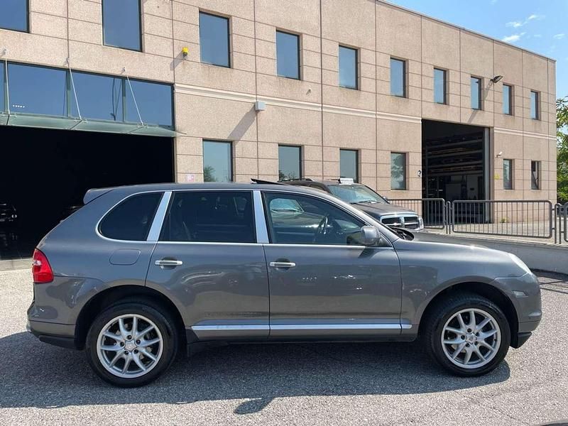 Usata Porsche Cayenne 290 CV (213 kW) 2008 Grigio SUV