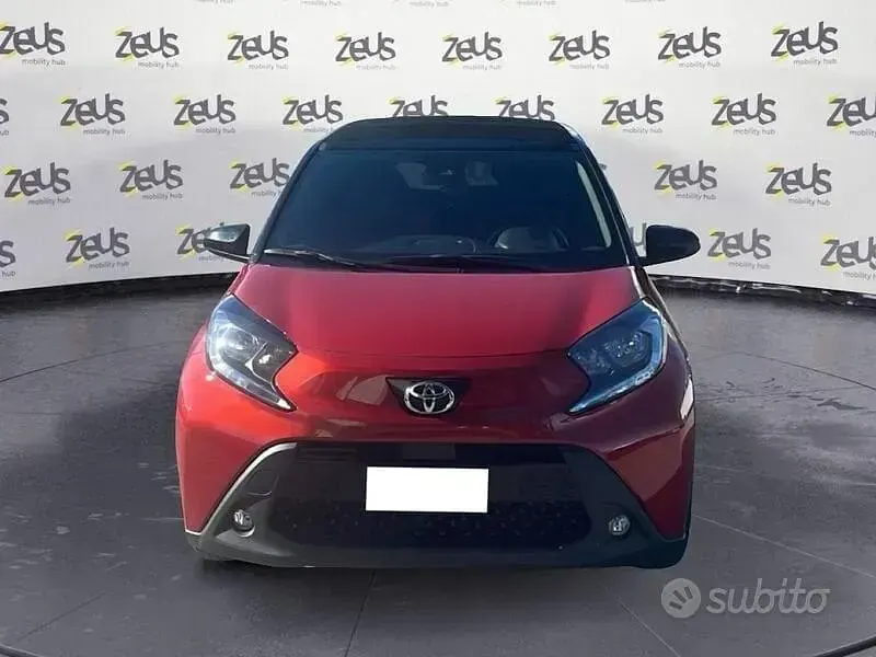 Usata Toyota Aygo X Lounge 72 CV (52 kW) 2022 Rosso SUV