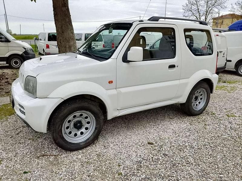 Usata Suzuki Jimny 86 CV (63 kW) 2008 Bianco SUV