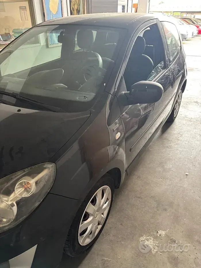 Usata Renault Twingo Dynamique 75 CV (55 kW) 2011 Nero Utilitaria