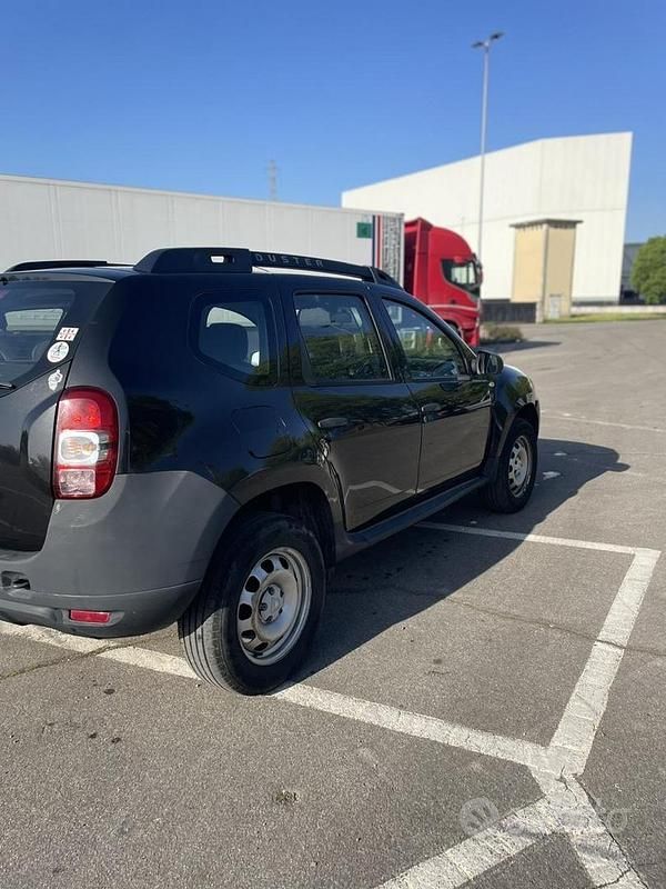 Usata Dacia Duster Ambiance 109 CV (80 kW) 2014 Nero SUV
