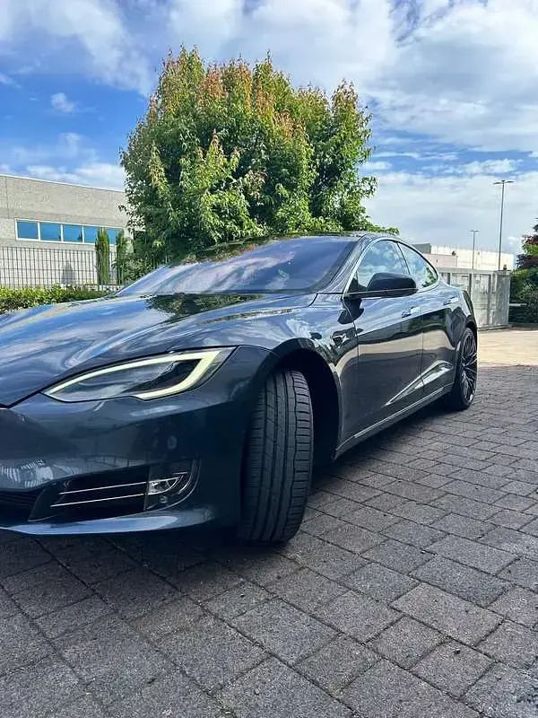 Usata Tesla Model S 169 kW (230 CV) 2021 Grigio Utilitaria
