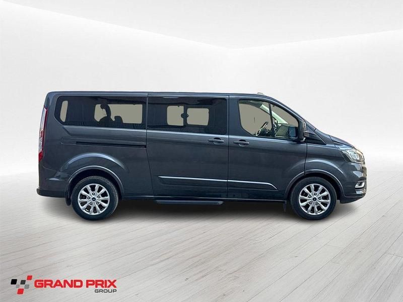 Usata Ford Tourneo 131 CV (96 kW) 2023 Grigio scuro Monovolume