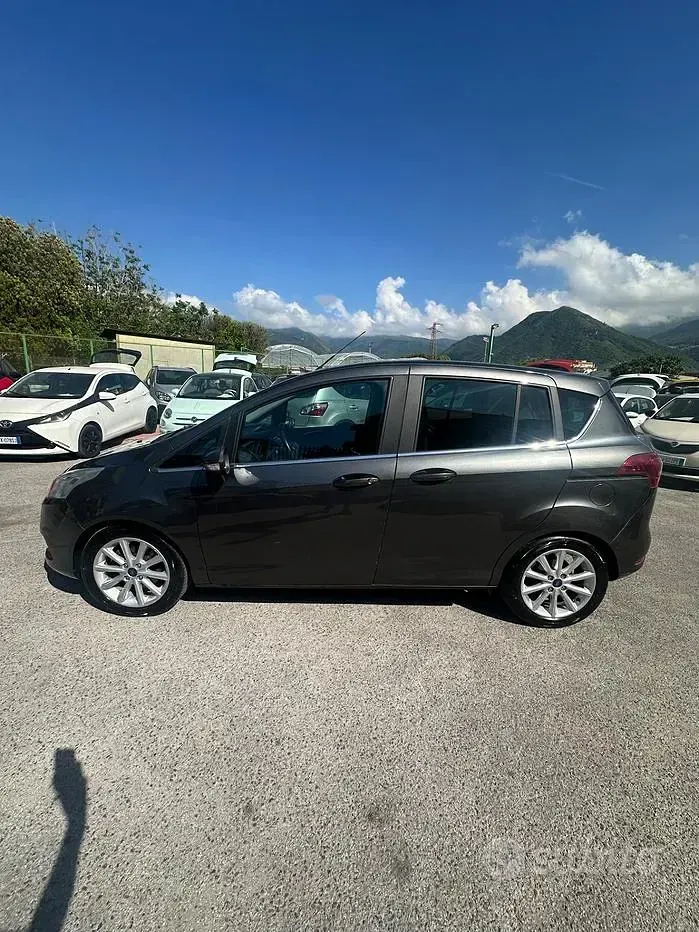 Usata Ford B-MAX Titanium X 100 CV (73 kW) 2016 Grigio Monovolume