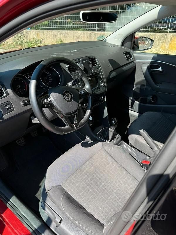 Usata VW Polo Comfortline 75 CV (55 kW) 2014 Rosso Utilitaria