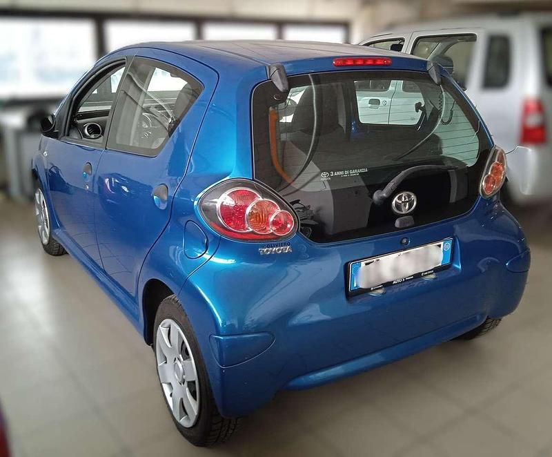 Usata Toyota Aygo Connect Style 68 CV (50 kW) 2011 Blu/azzurro Utilitaria
