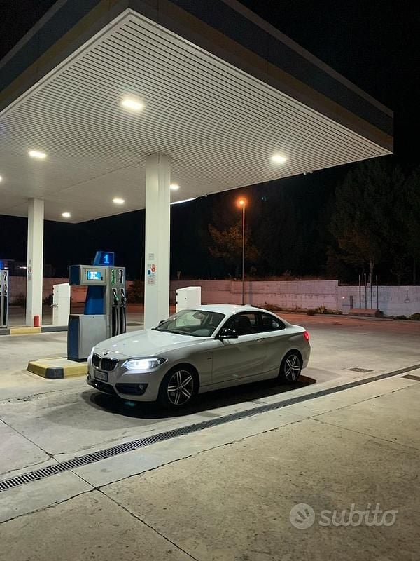 Usata BMW 218 Comfort Edition 150 CV (110 kW) 2015 Bianco Coupé
