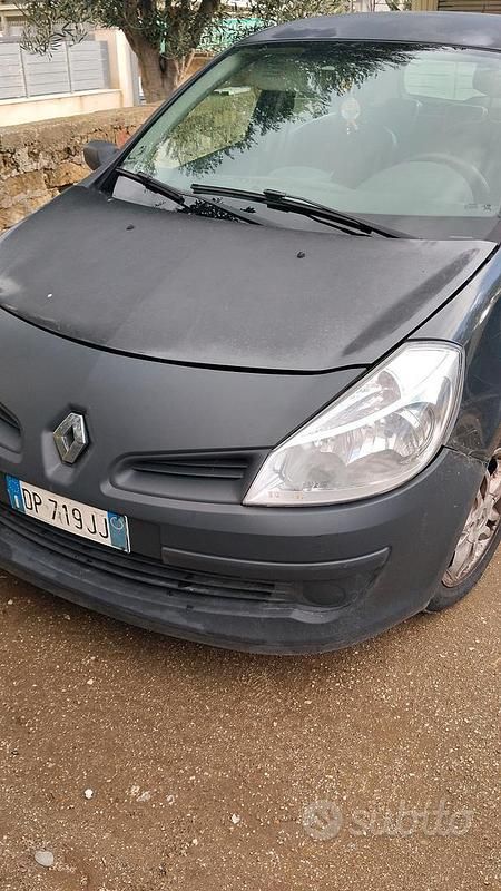 Usata Renault Clio II 85 CV (62 kW) 2006 Nero Berlina